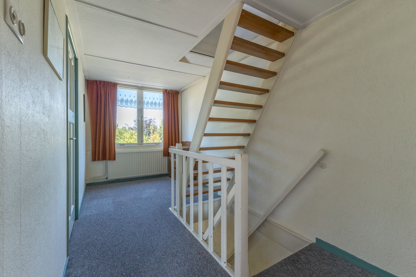 Photo 25 of Hofland 136