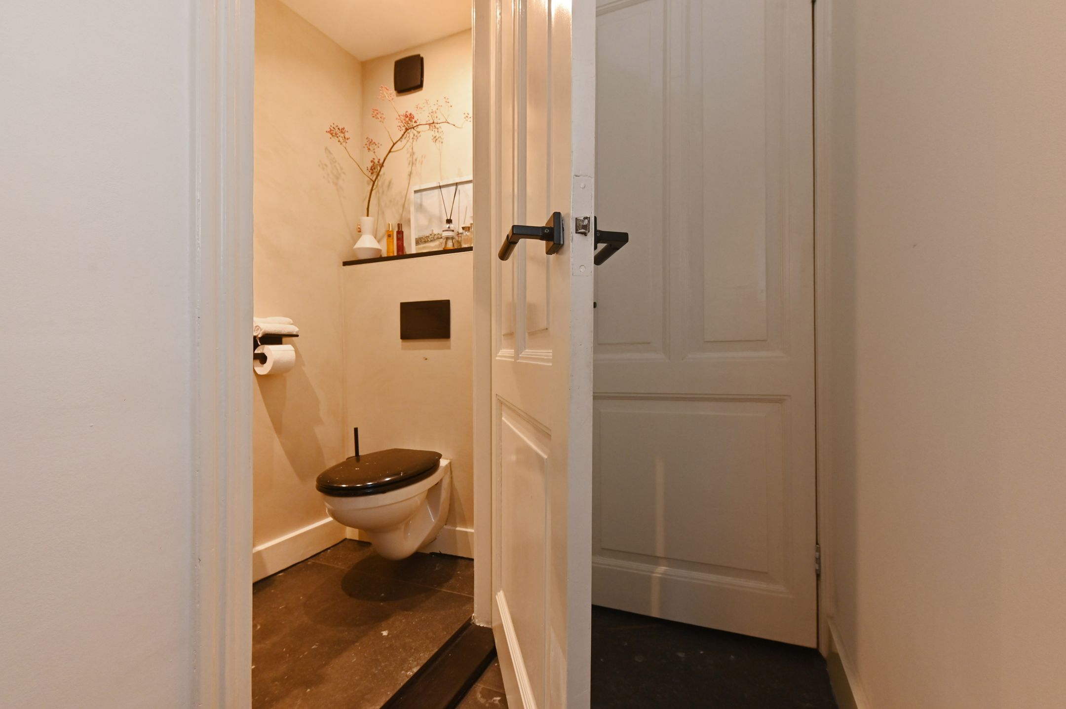 Photo 39 of Valkenboskade 121