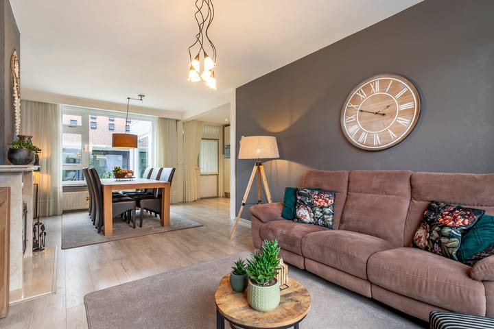 Photo 12 of Pater Bleijsstraat 33