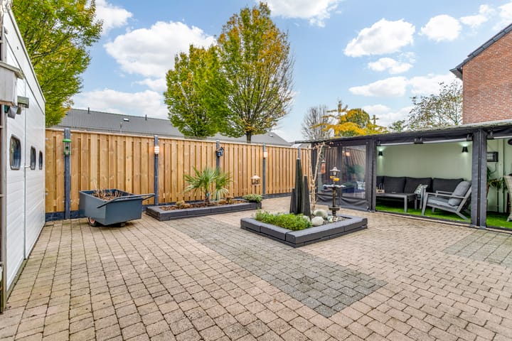 Photo 18 of Pater Bleijsstraat 33