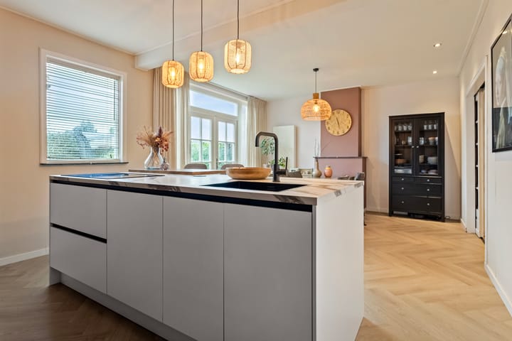 Photo 17 of Veerstraat 9