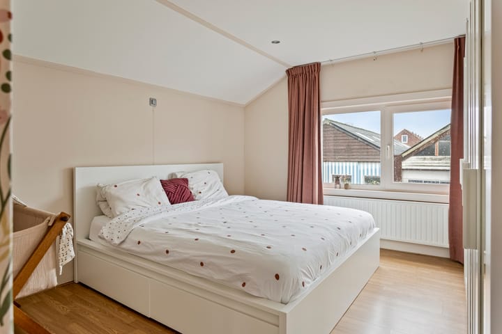 Photo 25 of Veerstraat 9