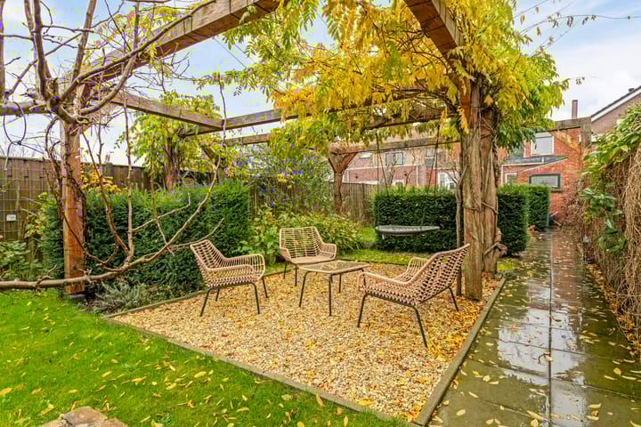 Photo 36 of Veerstraat 9