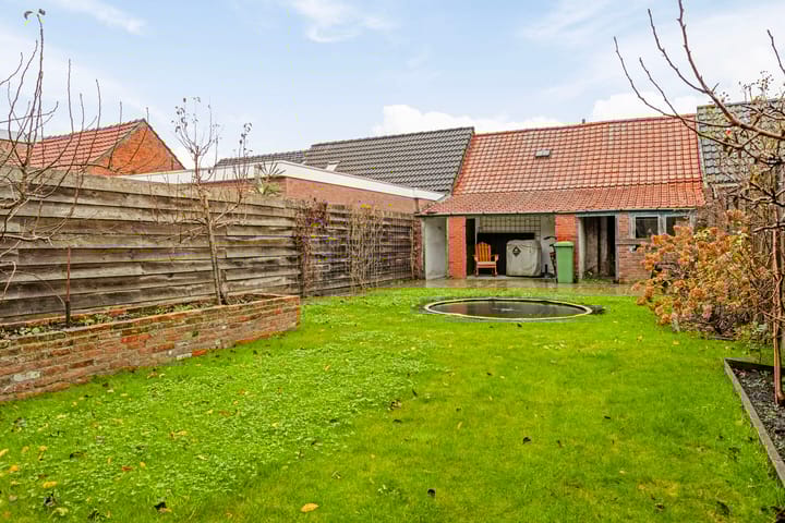 Photo 37 of Veerstraat 9