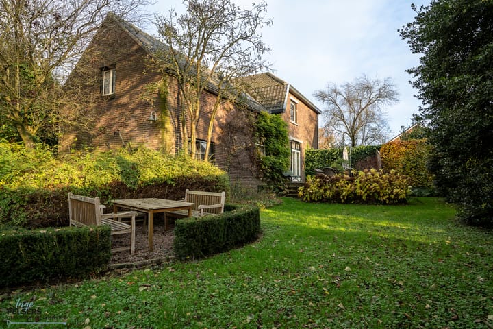 Foto 48 van Burgemeester Janssenstraat 28