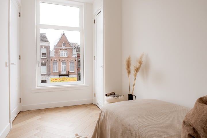 Bekijk foto 18 van Linnaeusstraat 85-2