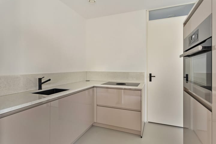 Photo 10 of Geenraderweg 32