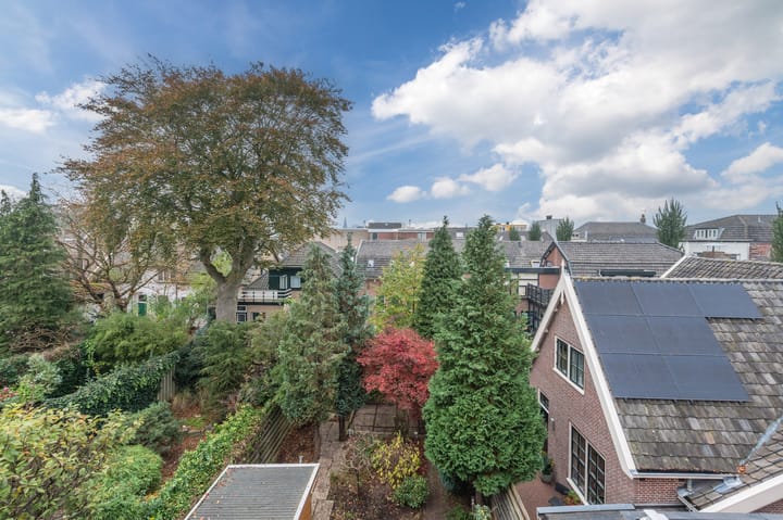 Foto 61 van Burgemeester le Coultrestraat 1