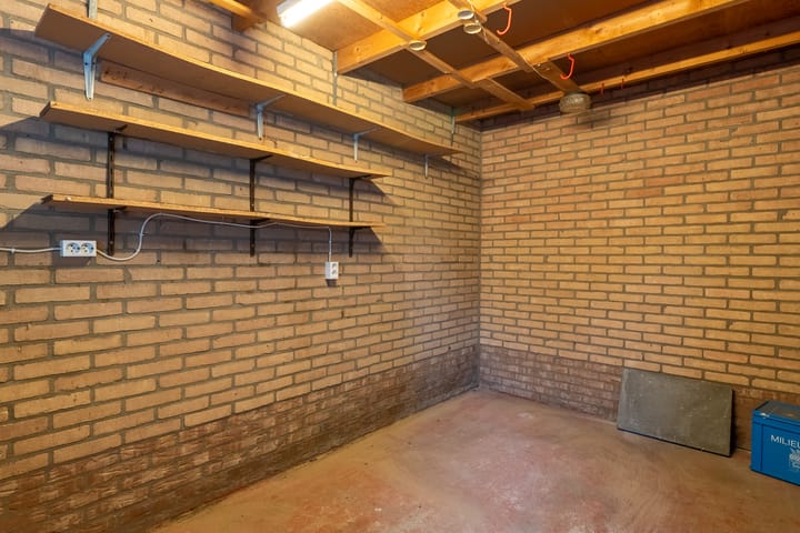 Foto 39 van Meerkoetstraat 48