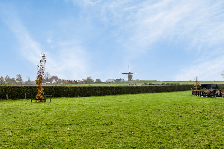 Bekijk foto 40 van Pastoor van Sonsbeeckstr 2