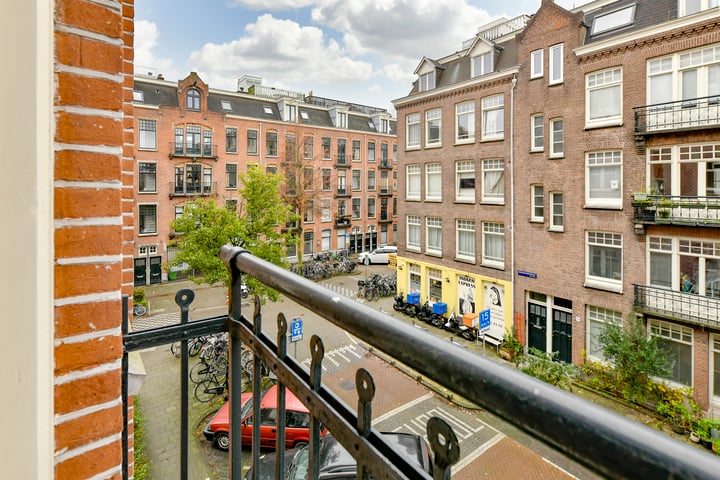 View photo 6 of Brederodestraat 107-2