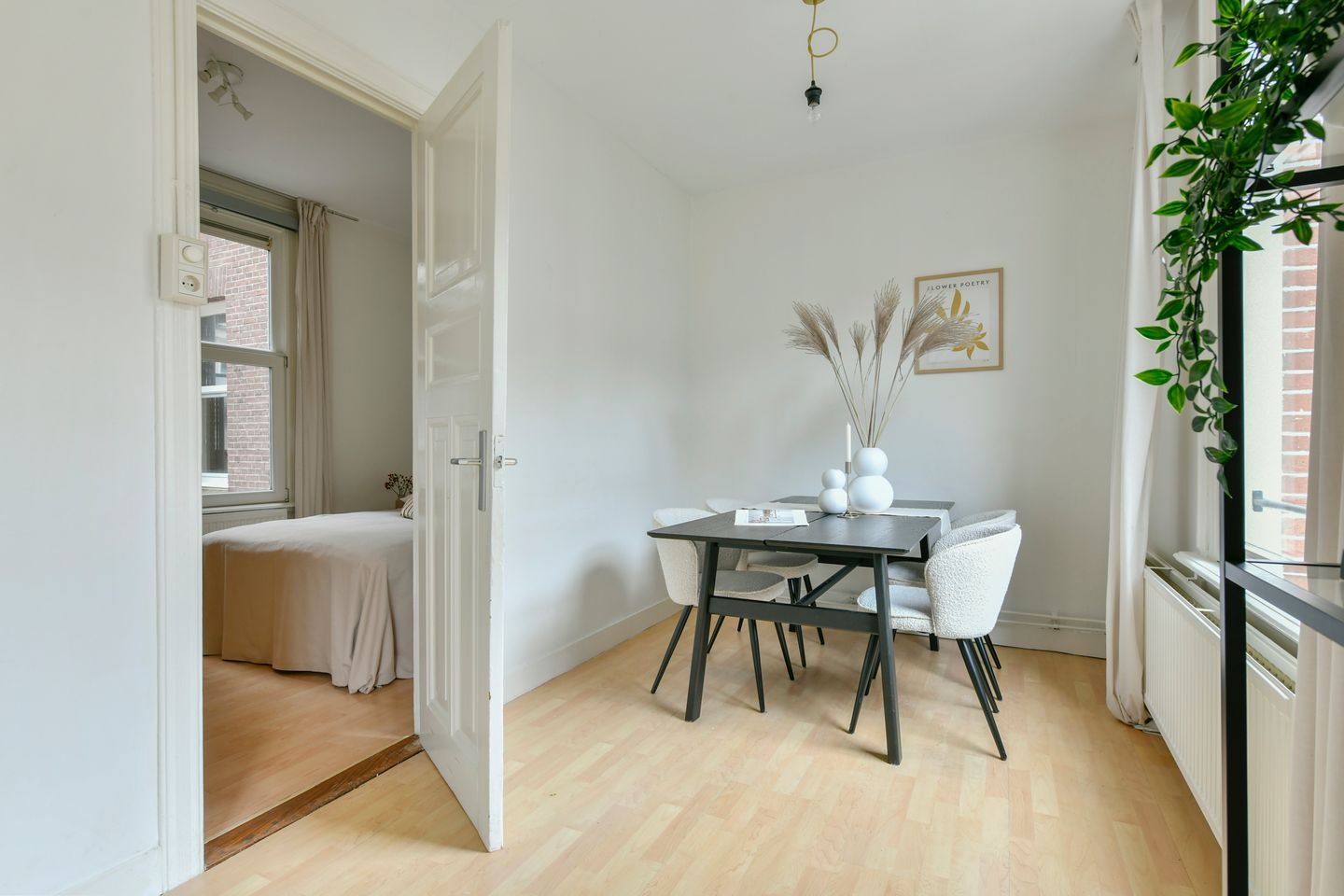 Photo 10 of Brederodestraat 107-2