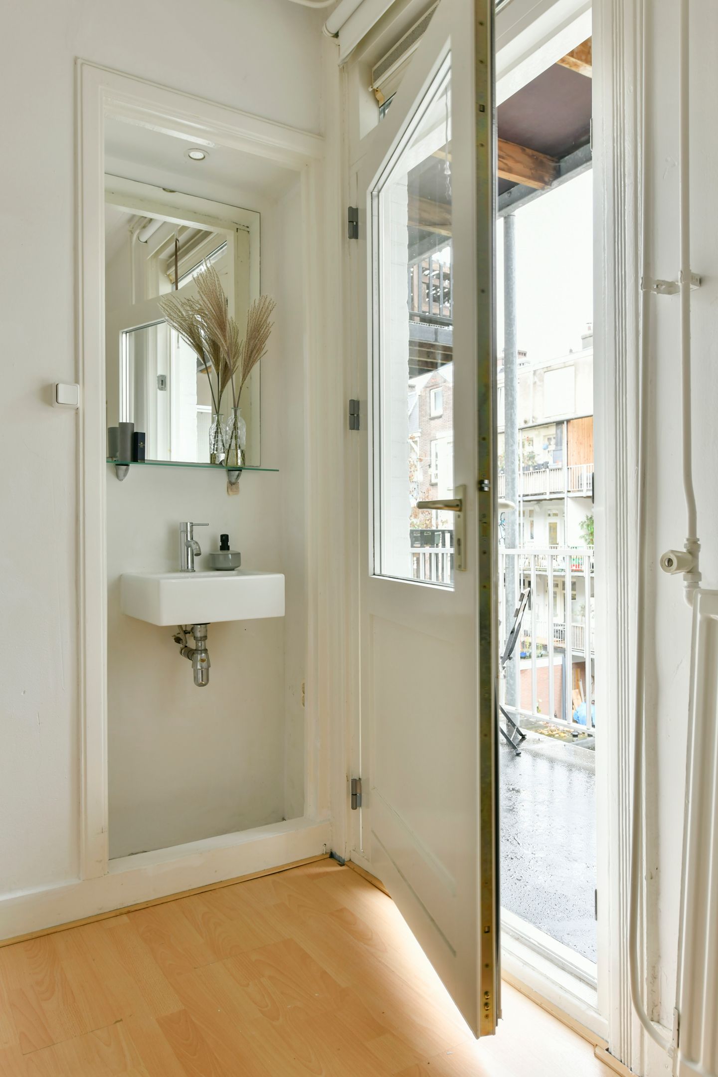 Photo 20 of Brederodestraat 107-2