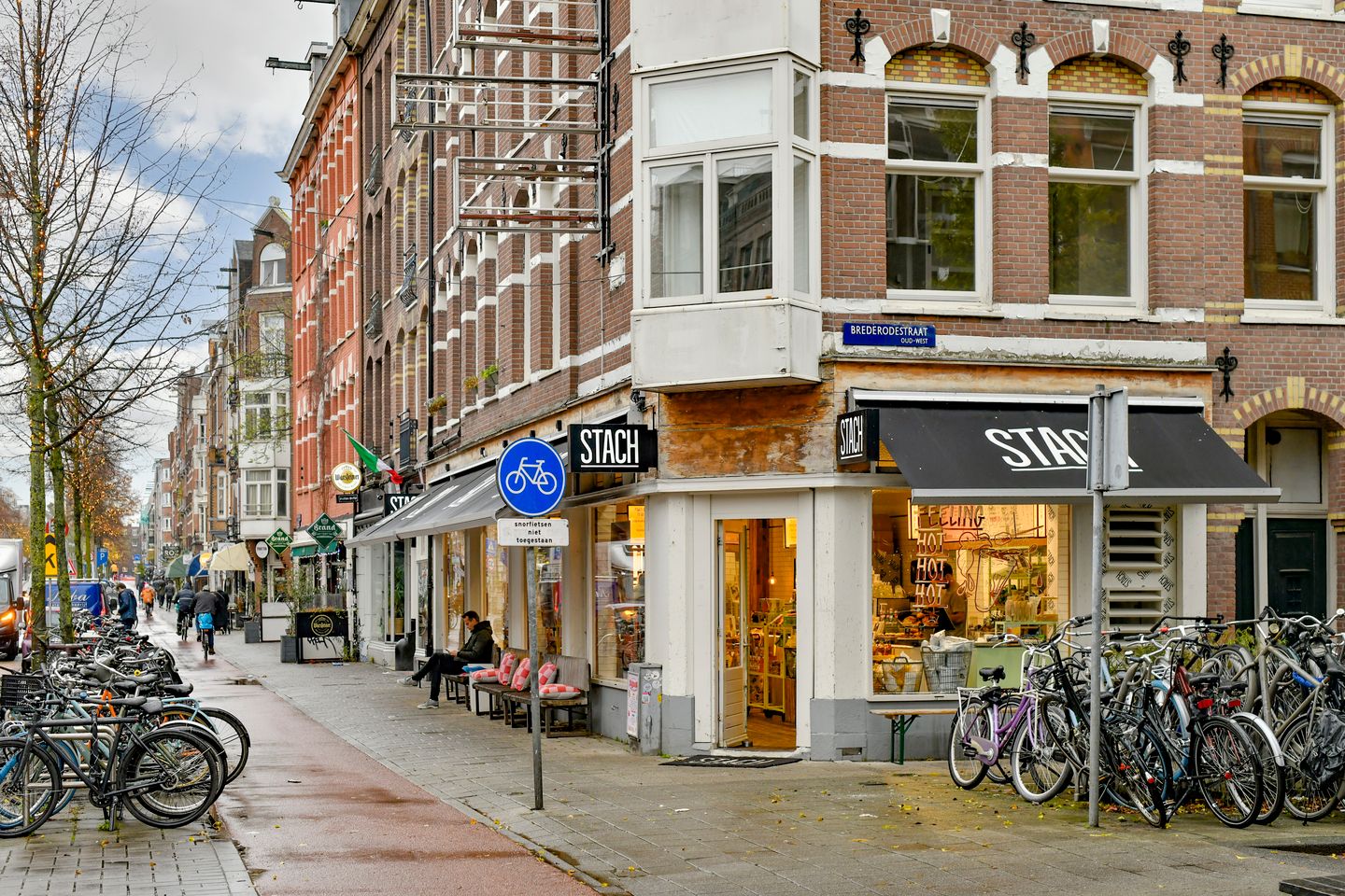 Photo 25 of Brederodestraat 107-2