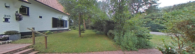 View 360° photo of voortuin of Genistalaan 20