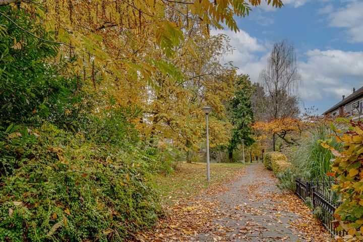 Bekijk foto 3 van Sparrenweg 33