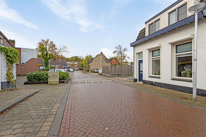 View photo 3 of Rozenstraat 26