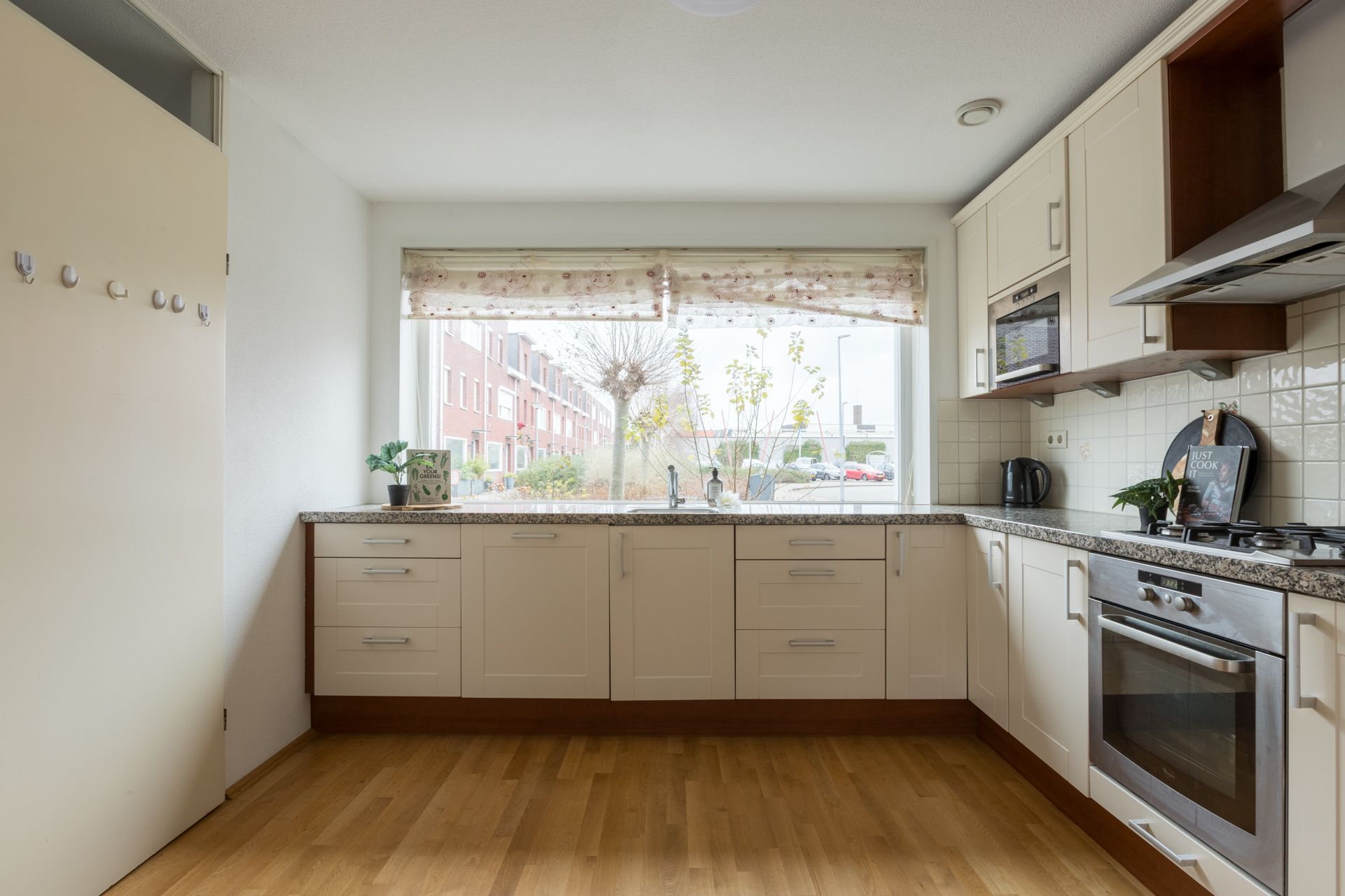 Photo 6 of De Sonnavillestraat 22