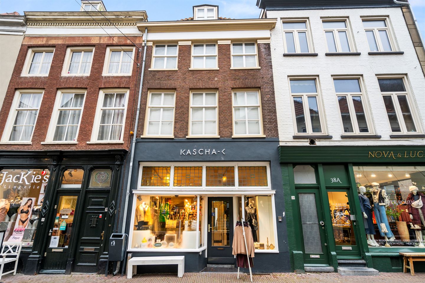 Bekijk foto 1 van Weverstraat 37