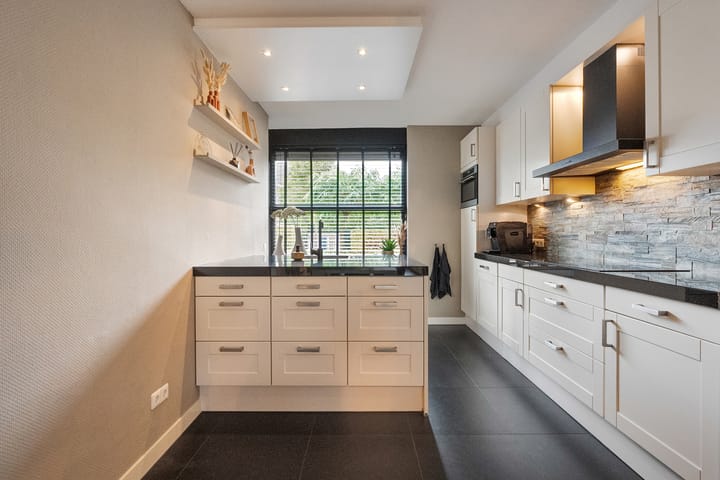 Foto 17 van Kamferbekestraat 7