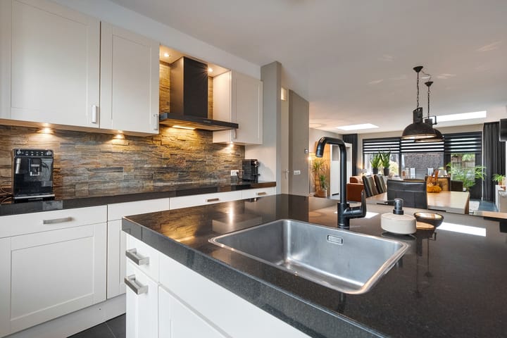 Foto 18 van Kamferbekestraat 7