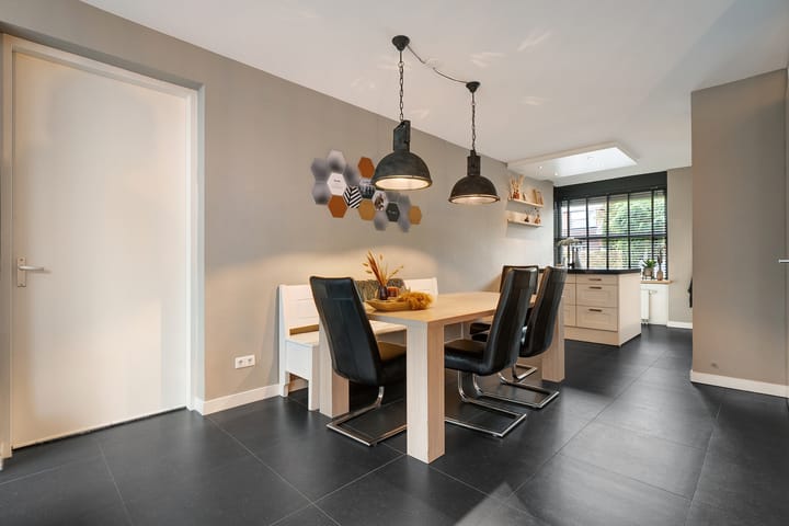 Foto 19 van Kamferbekestraat 7