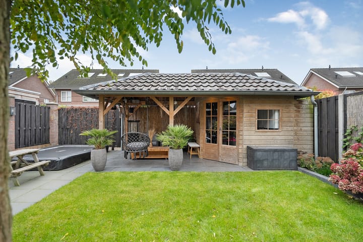 Foto 48 van Kamferbekestraat 7