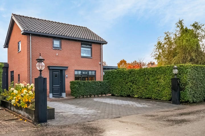 Foto 7 van Achtmorgenstraat 5