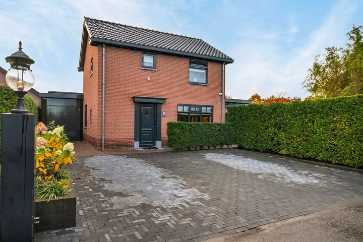 Foto 8 van Achtmorgenstraat 5