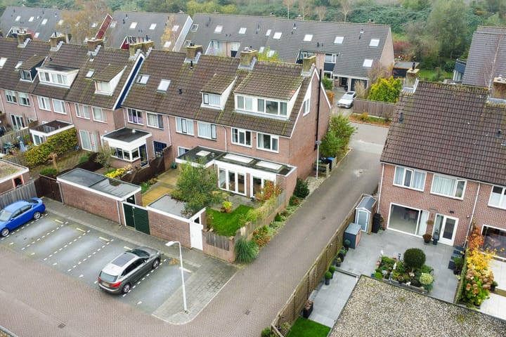 Foto 2 van Titanialaan 21