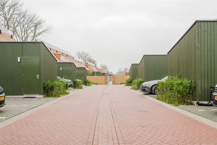 View photo 22 of Warmoldstraat 45-A