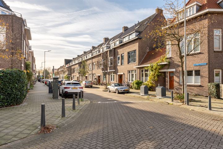 View photo 1 of Jan Willem Frisostraat 13-B