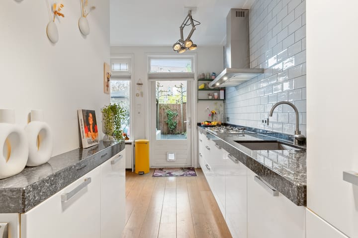 Foto 22 van Pijnboomstraat 81