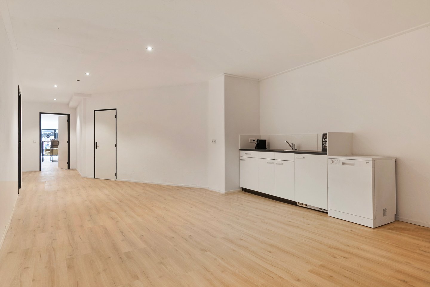 View photo 5 of Wouwsestraat 17