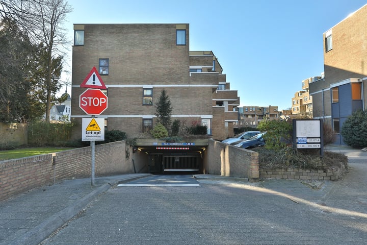 View photo 2 of Fongerplaats parkeerplaats 105