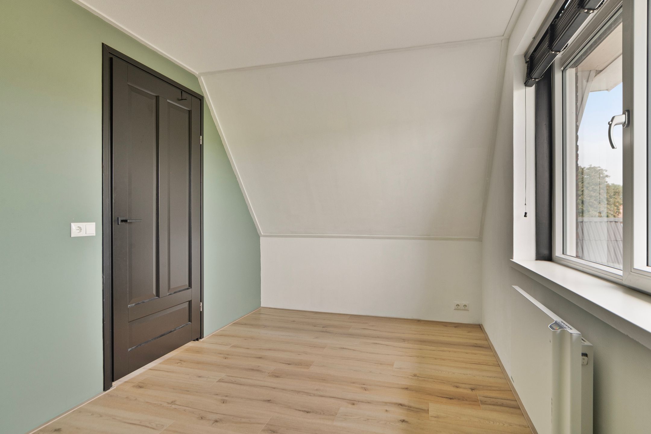 Photo 33 of Alde Leane 9