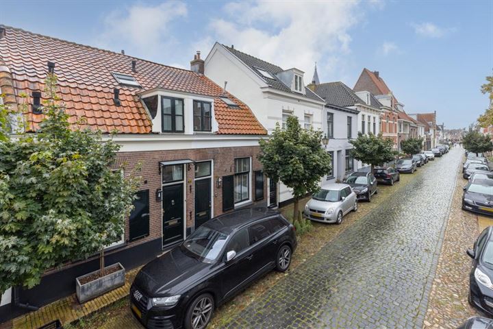 View photo 1 of Kloosterstraat 30