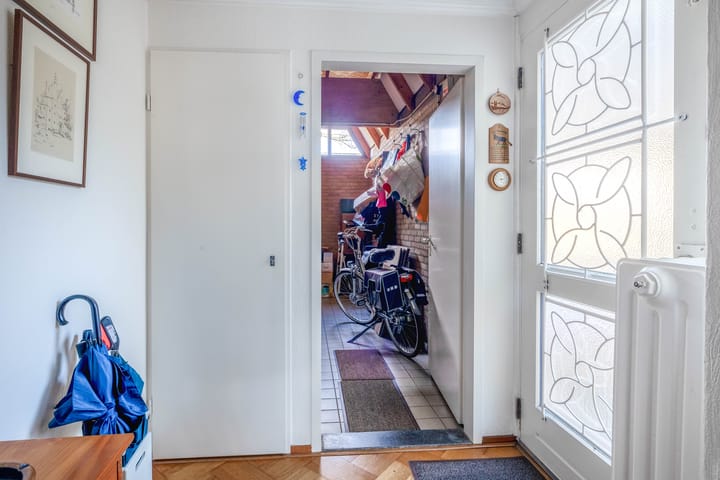 Foto 12 van Leliestraat 45