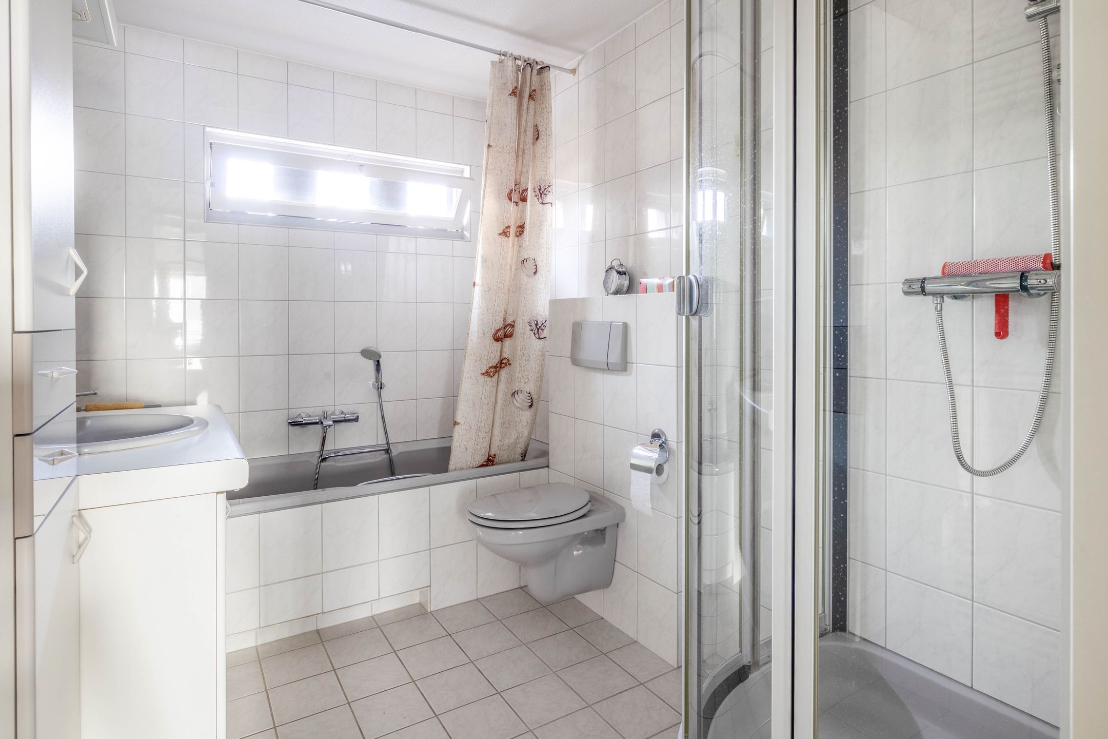 Photo 15 of Leliestraat 45