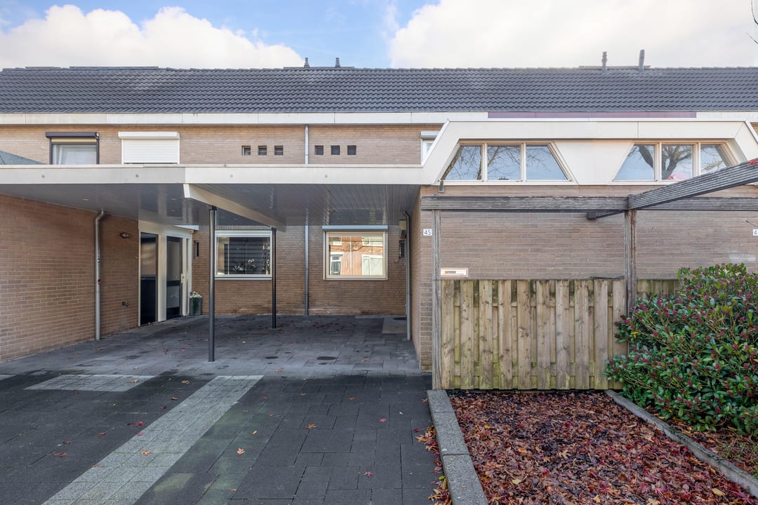 Photo 28 of Leliestraat 45