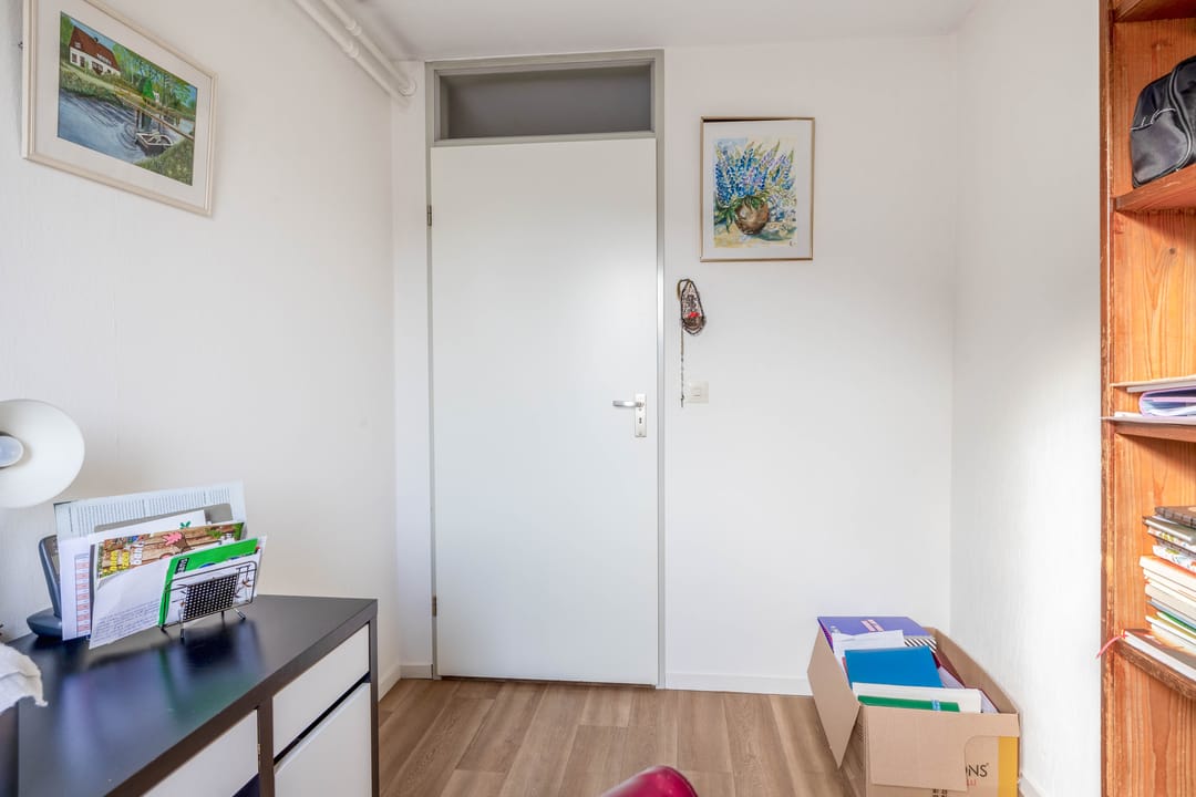 Photo 38 of Leliestraat 45