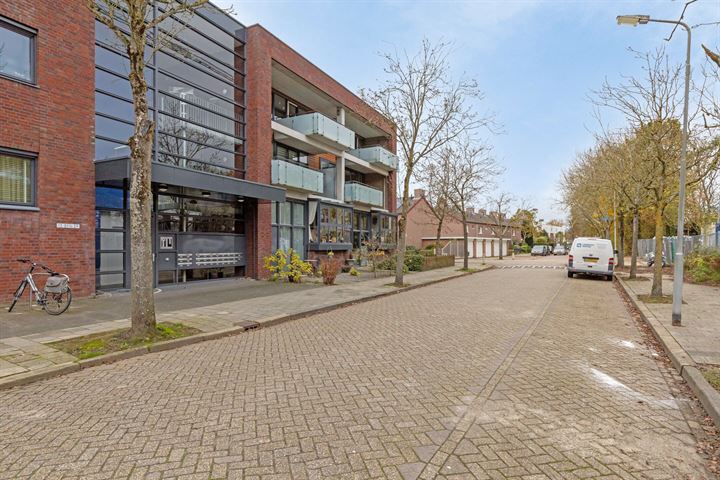 View photo 3 of Wilgenstraat 13-11