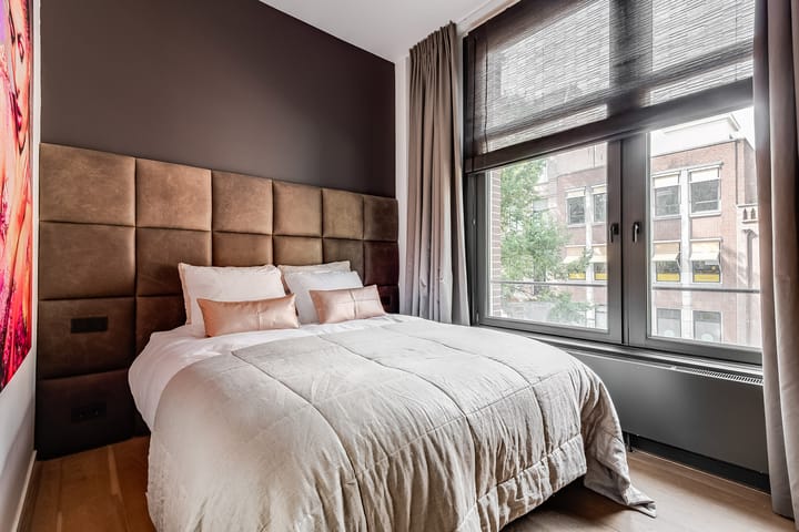 Photo 22 of Van Baerlestraat 148-1