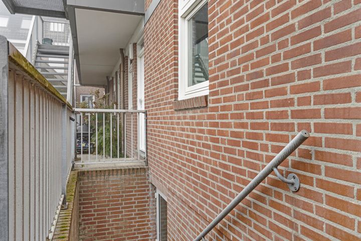 Bekijk foto 28 van Kloosterbosstraat 8