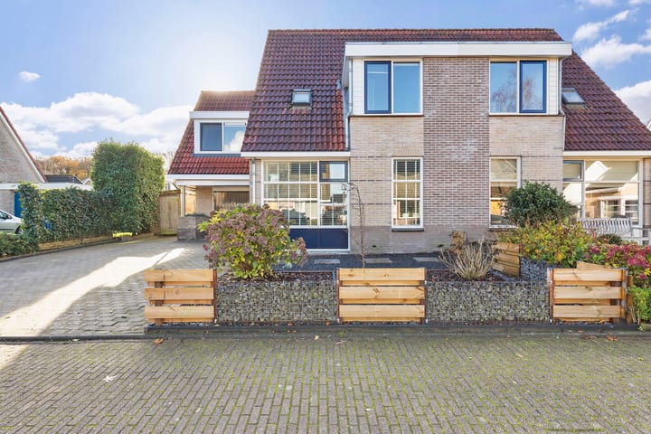 Photo 3 of It Perron 14