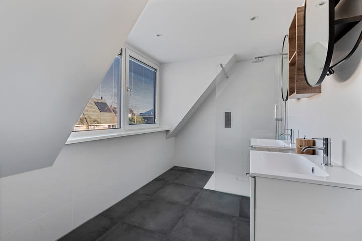 Photo 29 of It Perron 14