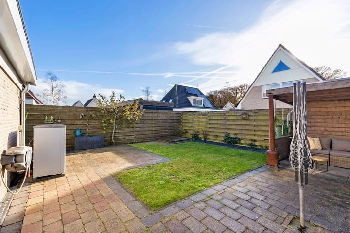 Photo 37 of It Perron 14