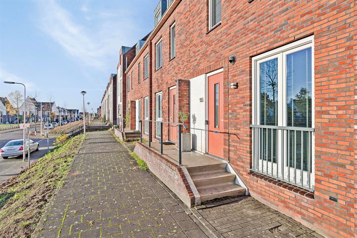 Bekijk foto 42 van Rietveldstraat 185