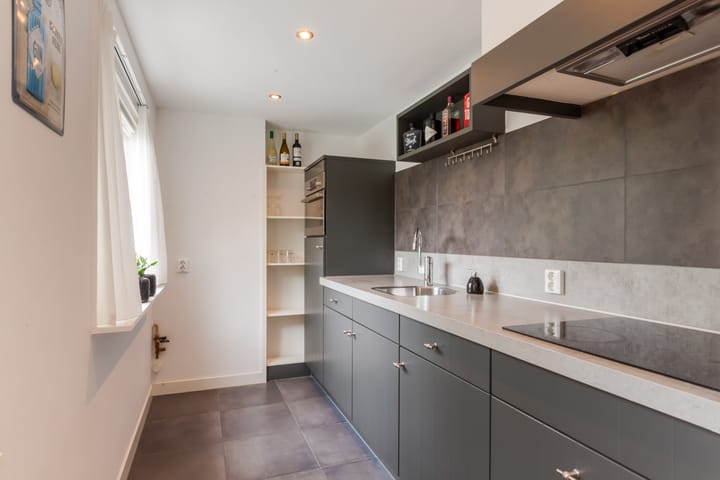 Photo 4 of Oosteinde 3-H3A