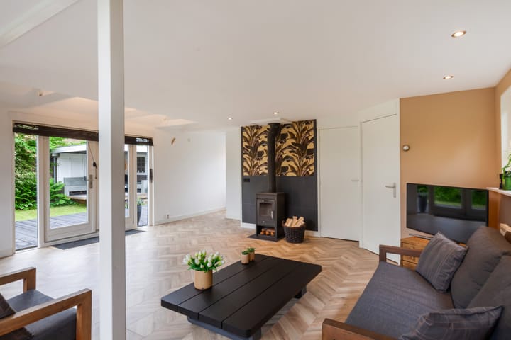 Photo 12 of Oosteinde 3-H3A